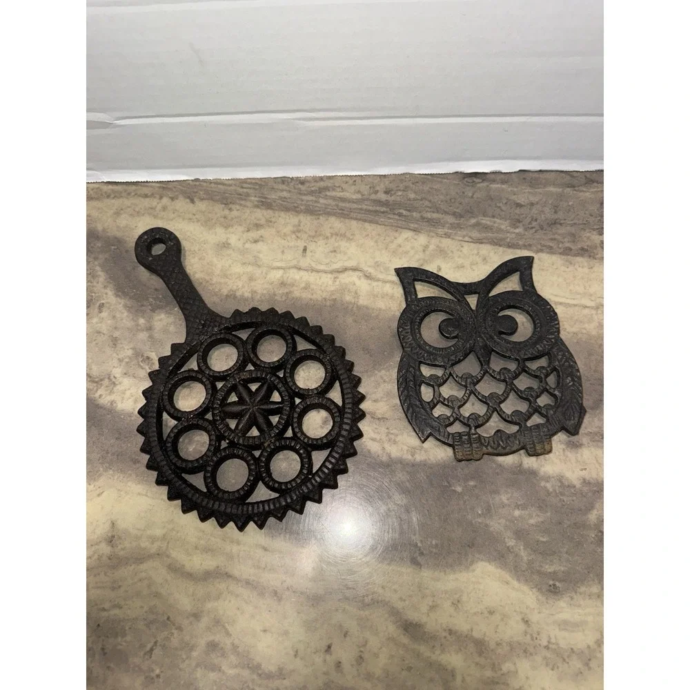 Vintage Cast Iron Footed Trivets lot of two (2) cabin kitchen decor quality VTG
